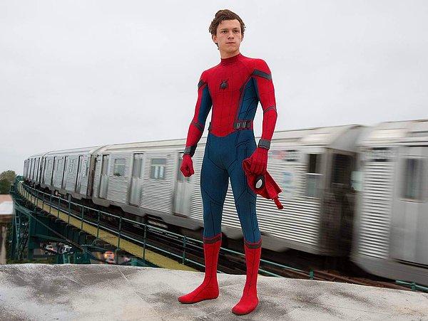 6. Spider-Man: Homecoming / Örümcek Adam: Eve Dönüş (2017) - IMDb: 7.4
