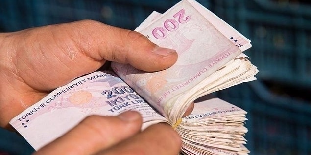 Türk Lirası'nda reel getiri ekside kaldı.