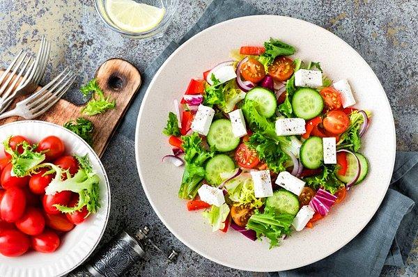 10. Bonus Yunan mutfağından: Türk damak tadına uygun bir salata tarifi daha geliyor!