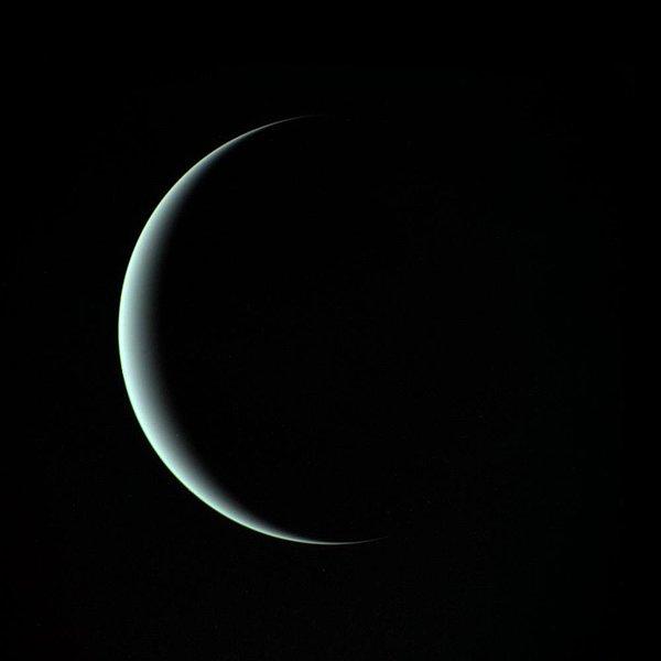 Uranüs (Ay boyunca Koç takımyıldızında ve ortalama parlaklığı 5,8 kadir)