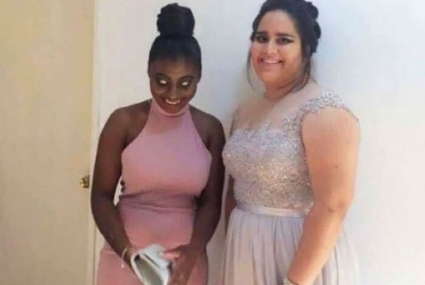 3. На заметку: не смотрите в пол, пытаясь выглядеть мило, когда на вас серебряные тени для век ...