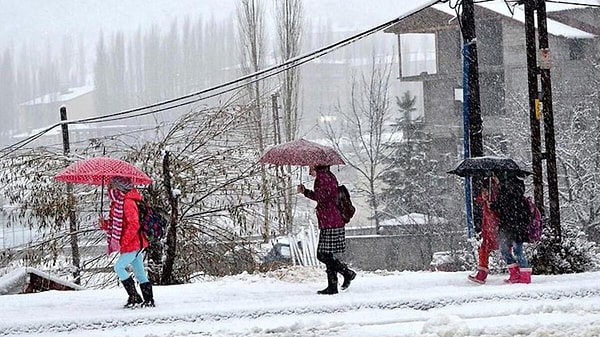 Erzincan'da Okullar Tatil Edildi