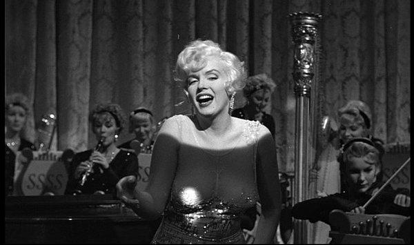 15. Some Like It Hot (1959)