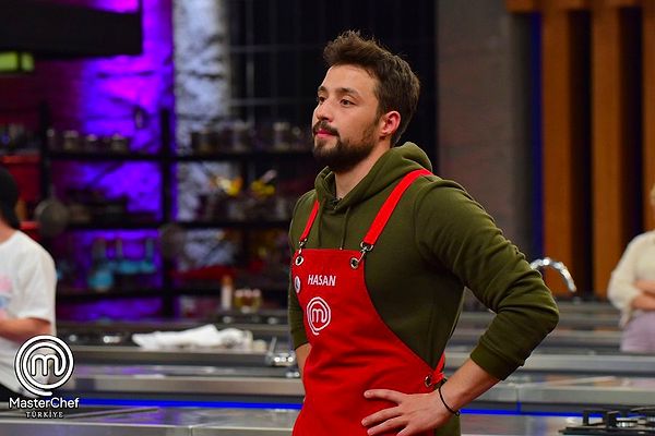 MasterChef'in 19. haftasında kıyasıya mücadele sürerken Mavi takım kaptanı olan Eren, Kırmızı takıma kaptanlık yapması için Hasan'ı seçti.