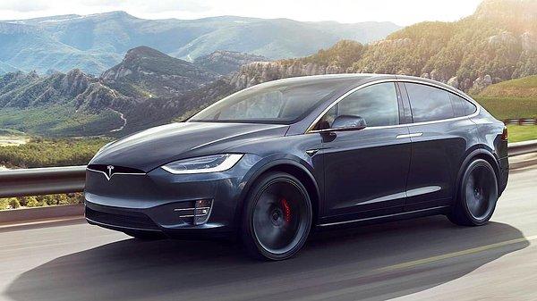 Tesla’nın araç satış hacminin önümüzdeki dokuz yıl içinde yılda 20 milyona çıkarmak istediği belirtiliyor.
