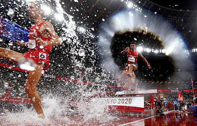23. Fas adına yarışan Soufiane Elbakkali ve Mohamed Tindouft, 3000 m su engelli koşuda finalinde