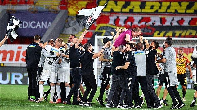 14. 15 Mayıs - Beşiktaş, teknik direktör Sergen Yalçın yönetiminde 3 sezon sonra, Süper Lig'in 42. haftasında Göztepe'yi deplasmanda 2-1 yenerek. tarihinde 16. kez şampiyonluğa ulaştı.