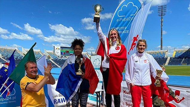 22. 13 Haziran - Polonya'da düzenlenen VIRTÜS Para Atletizm Dünya Şampiyonası'nda, 5 altın, 4 gümüş ve 6 bronz madalya kazanan Özel Sporcular Kadın Para Atletizm Milli Takımı, dünya şampiyonu olarak birincilik kupasını kazandı.