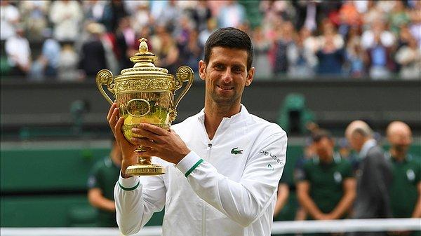 31. 11 Temmuz - Sezonun üçüncü grand slam tenis turnuvası Wimbledon'ın tek erkekler finalinde İtalyan Matteo Berrettini'yi 3-1 yenen Sırp Novak Djokovic, Wimbledon'daki 6. şampiyonluğuna ulaştı.