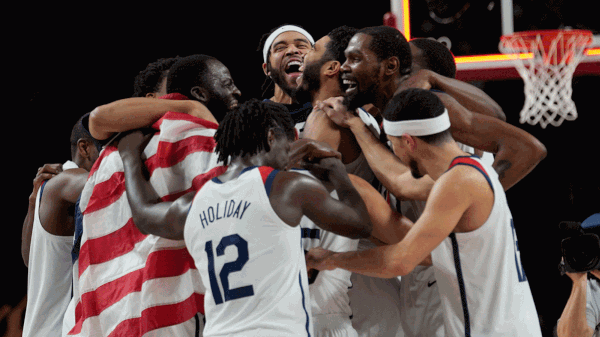 42. 7 Ağustos - 2020 Tokyo Olimpiyat Oyunları'nda basketbolda erkekler finalinde ABD, Fransa'yı 87-82 yenerek üst üste 4. kez altın madalyayı kazandı.