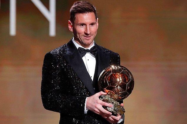66. 29 Kasım - Yılın futbolcusuna verilen "Altın Top" (Ballon d'Or) ödülünü, PSG'nin Arjantinli forvet oyuncusu Lionel Messi 7. kez kazandı.