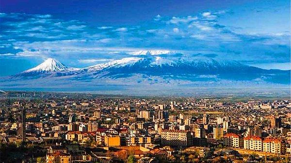 12. Hangi ilimiz Ermenistan'la komşudur?