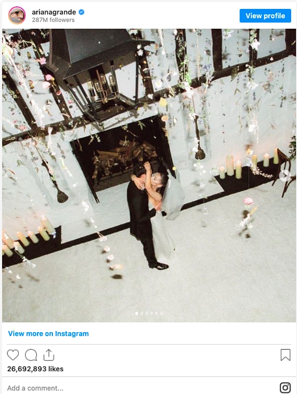 Скромная: Ариана Гранде