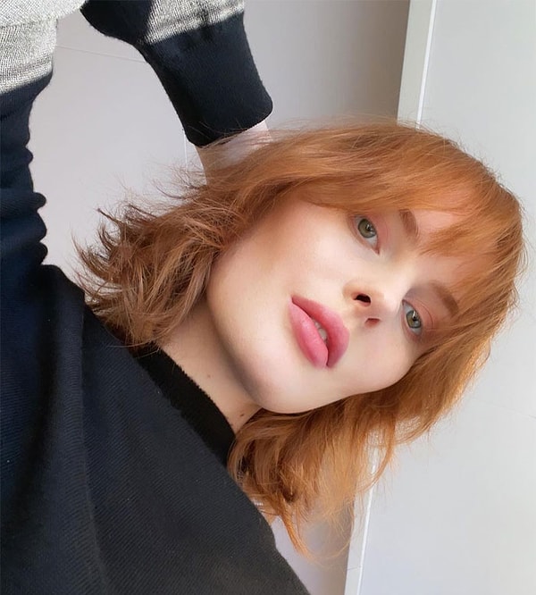 С помощью TikTok модель раскрыла закулисный секрет фотосессий для одежде больших размеров.