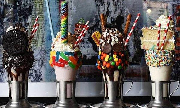 Örneğin Dubai’de shot atamayabilirsiniz ancak bir milkshake bara gidip çikolatalı dondurma eşliğinde göbek atabilirsiniz.