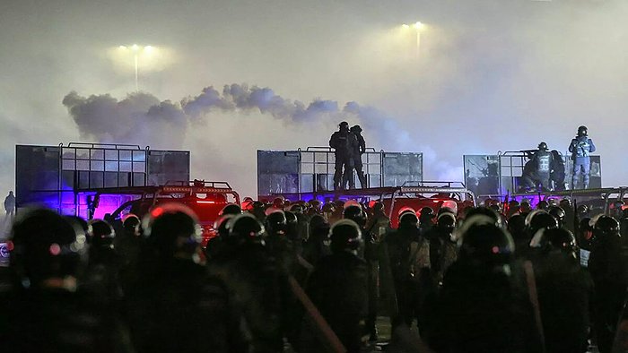 Kazakistan’da Akaryakıt Zamları Sonrasında Hükümet Görevi Bıraktı