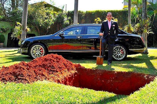 8. Öldükten sonra milyon dolarlık arabasının toprağa gömülmesini istediğini söyleyen Brezilyalı bir milyoner önce büyük tepki topladı.
