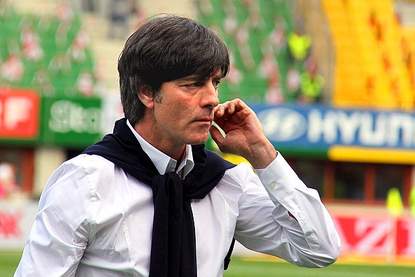 Sarı-lacivertli yönetim, Joachim Löw'ü getirebilmek için yoğun çaba sarf ediyor.