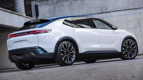 5. Birçok marka çekilmiş olsa da CES 2022'de geleceğe ışık tutan otomobiller tanıtılmaya devam ediyor. Bu markalardan biri olan Chrysler tamamen elektrikli modeli Airflow Concept'i fuarda sergiledi.