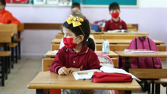 Vaka Sayıları Hızla Artıyor... Okullar Yeniden Kapanır mı?