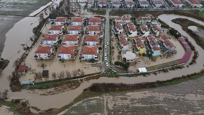 İstanbul, Edirne, Tekirdağ...  Meteoroloji'den Hafta Sonu İçin Sel Uyarısı!