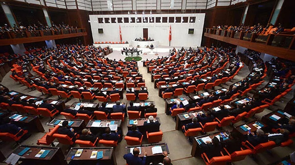 Son Dakika: Memur ve Emekliye Ek Zam Geliyor! Kanun Teklifi TBMM'de Kabul Edildi...