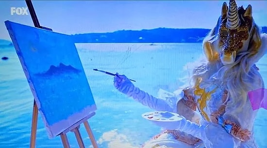 Maske Kimsin Sen "Unicorn" Burcu Esmersoy mu? Maske Kimsin Sen Unicorn Kim?