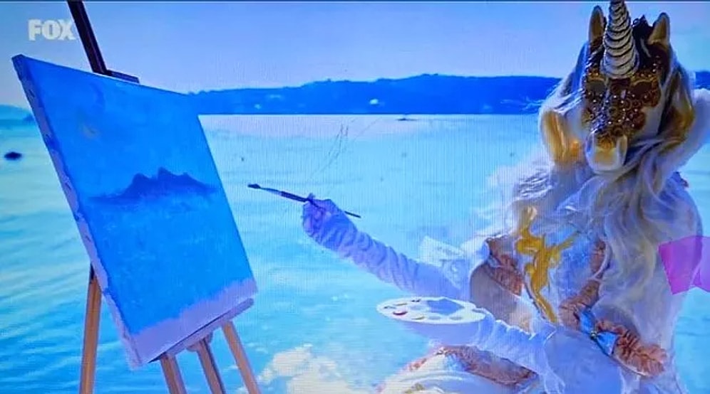 Maske Kimsin Sen "Unicorn" Burcu Esmersoy mu? Maske Kimsin Sen Unicorn Kim?