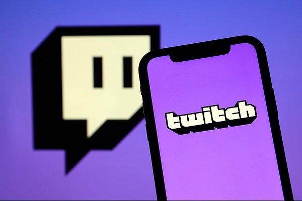 3. Canlı yayın platformu Twitch’i kullanarak çalıntı kredi kartları ile 1 milyon dolarlık vurgun yaptıkları iddia edilen 32 şüpheliden 2'si çıkarıldıkları hakimlikçe tutuklandı.
