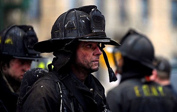 New York İtfaiye Teşkilatı (FDNY) yetkilisi, yangında 9’u çocuk 19 kişinin hayatını kaybettiğini bildirdi.