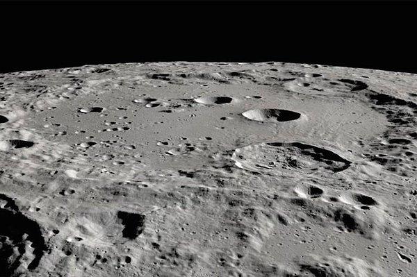 Akademinin Jeoloji ve Jeofizik Enstitüsü'nden Lin Yangting ve Lin Honglei liderliğindekie ekip, Chang'e-5 tarafından Ay yüzeyinde toplanan verilerdeki su sinyallerini ve bunların yansımalarını inceledi.