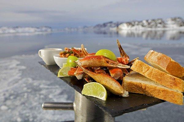 Buzlarla kaplı bir ada ülkesi olan Grönland'ın mutfak kültürünü başlıca deniz ürünleri ve et oluşturuyor.