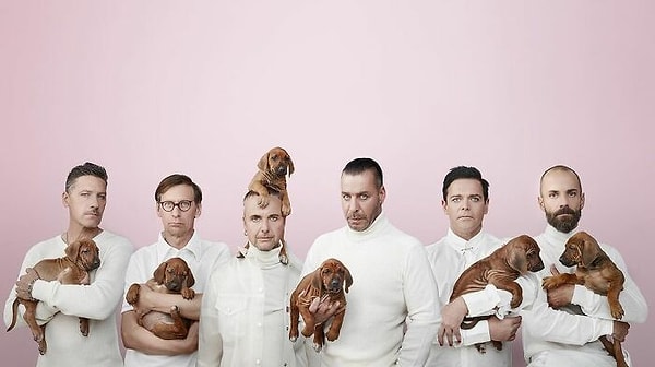 6. Rammstein. Они выглядят так, будто ради забавы избили старую бабушку, но на самом деле это здоровая компания хороших ребят