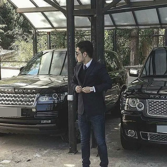 Oligark çocuğu pozları,