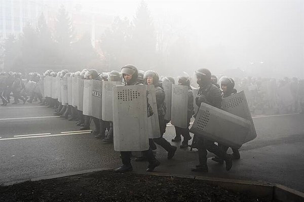 2022'nin dünya çapında ilk büyük haberi Orta Asya'dan gelmişti. Kazakistan sokakları hayat pahalılığına isyan eden vatandaşın protestolarıyla karıştı.