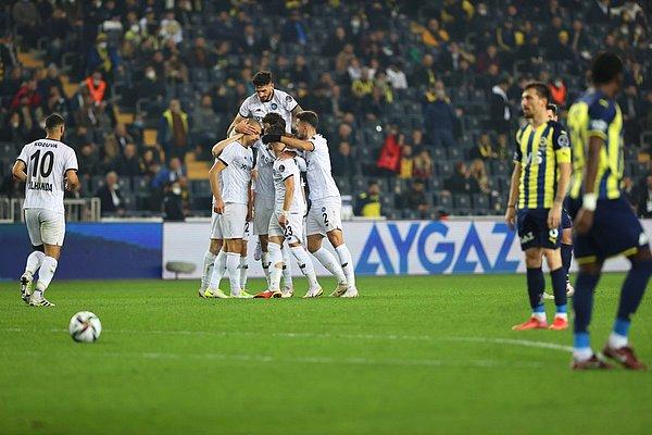 Bu sonuçla Adana Demirspor puanını 31 yaptı ve ligde altıncı sırada kendine yer bulurken Fenerbahçe 33 puanda 4. sırada kaldı.