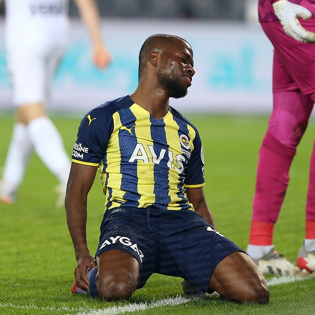 Fenerbahçe'nin golünü penaltıdan Valencia atarken