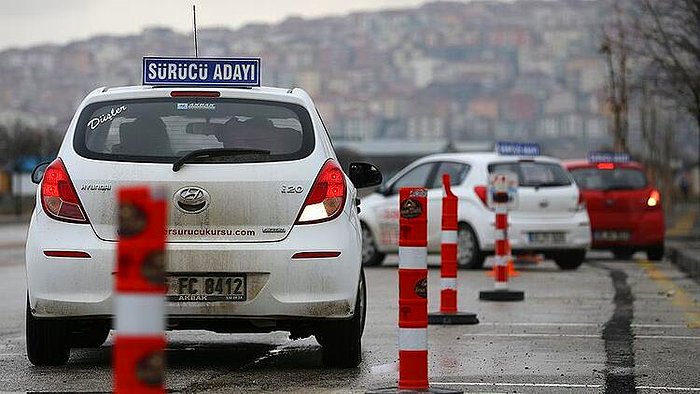 İstanbul'da Korkunç Olay! 'Ehliyet Alamadın' Kavgasında Babasının Boğazını Kesti