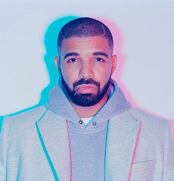 Too Much Hot Tea isimli Instagram sayfasının iddiasına göre Drake 2 hafta önce bir Instagram modeli ile partiye katıldı.