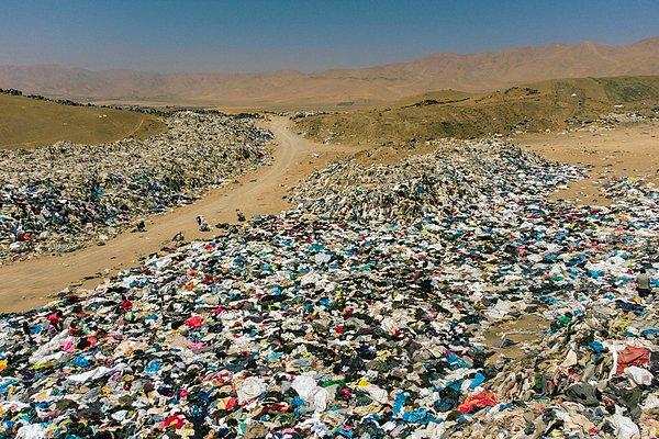 Dünyanın en kuru çölü olan Atacama, dünyanın en büyük çöp yığınlarından birine ev sahipliği yapıyor.