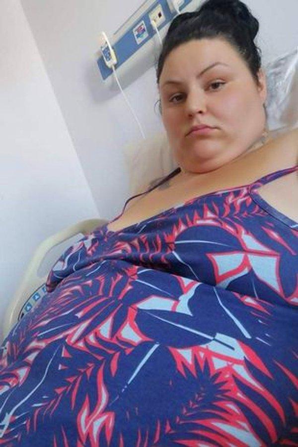 18 yaşındaki ilk çocuğuna hamile kaldıktan sonra kilo alımını durduramayan Rebecca, iki yıldan kısa bir süre içerisinde 65 kilo almış.