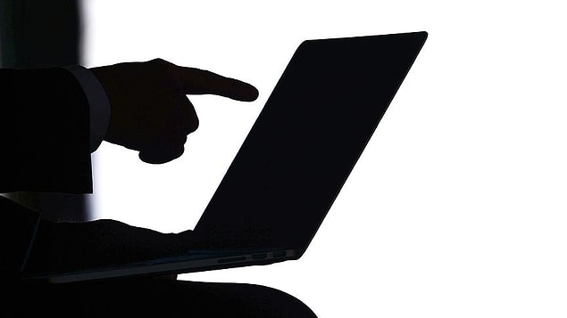 Araştırmada, kısıtlamalar döneminde, internet üzerinden cinsel istismarlarda çok daha küçük yaştaki çocukların hedef alındığı belirtiliyor.