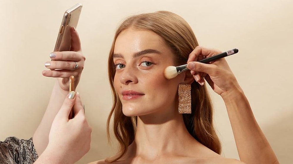 Bronzer Nasıl Sürülür? Aydınlatıcı Allık Nasıl Kullanılır?