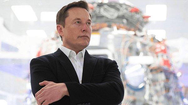 3. Tesla'nın sahibi Elon Musk ise karşısındaki adaylara bilmeceye benzer bir soru soruyor.
