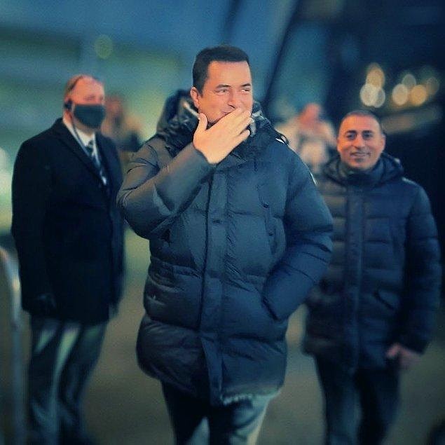 Röportaj sırasında Ilıcalı'dan bahsederken DailyMail genellikle 'büyük iş insanı' tanımını kullandı ve İngiltere'de 'Türk Simon Cowell' olarak tanındığını belirtti.