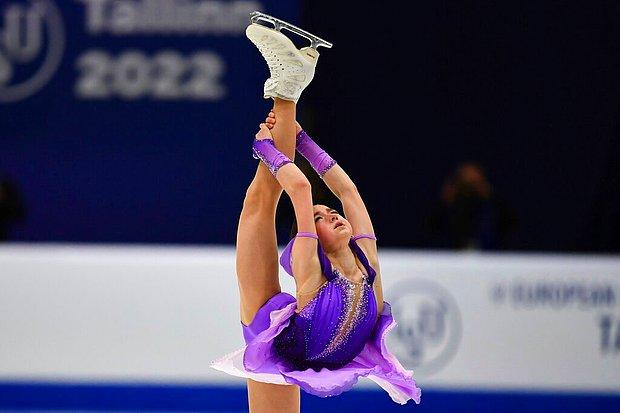 15 Yaşındaki Rus Buz Patenci Kamila Valieva'nın Kendi Rekorunu Kırdığı Muhteşem Performansı