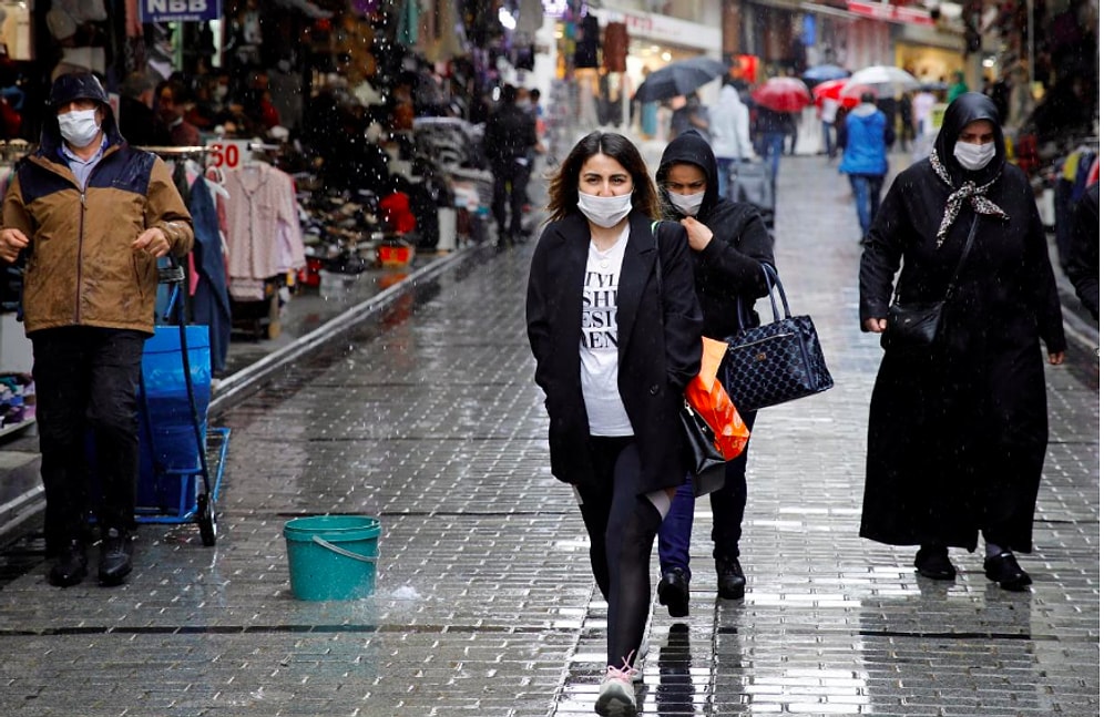 Aşısızlara Test Zorunluluğunun Kaldırılmasına Doktorlardan Tepki Yağdı: 'Salgına Teslim Olduk'