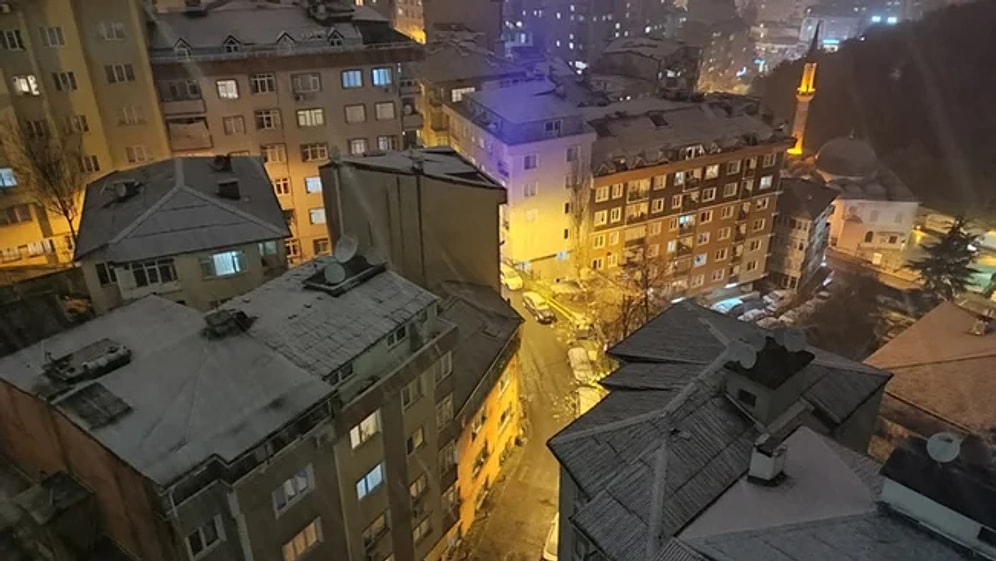 Son Dakika: İstanbul'a Gece Yarısı Kar Sürprizi! Kar Yağışı Birçok İlçede Etkili Olmaya Başladı...
