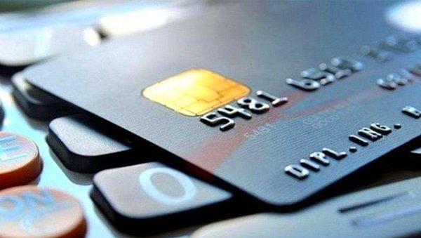 7. Türkiye Bankalar Birliği (TBB) verilerine göre, bankalara tüketici kredisi ve kredi kartı borcu bulunan vatandaş sayısı son bir yılda 800 bin kişi artarak 34 milyon 700 bine yükseldi.