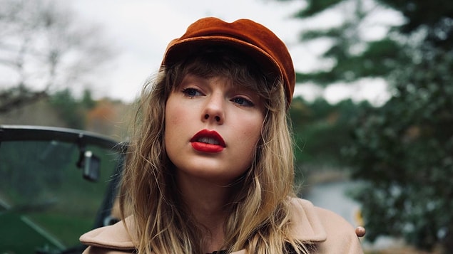 5. Ünlü şarkıcı Taylor Swift birkaç yıl önce sosyal medyanın gerçek hayatımızdaki öncelikleri ve önemlerin sırasını etkilediğini söyledi.